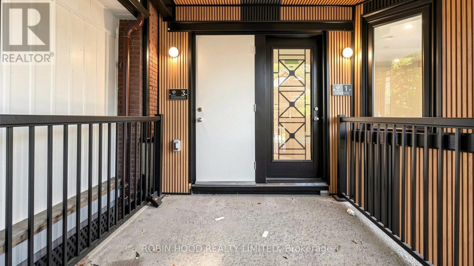 3 - 24 Callender Street, Toronto, Ontario  M6R 2H3 - Photo 3 - X13610460