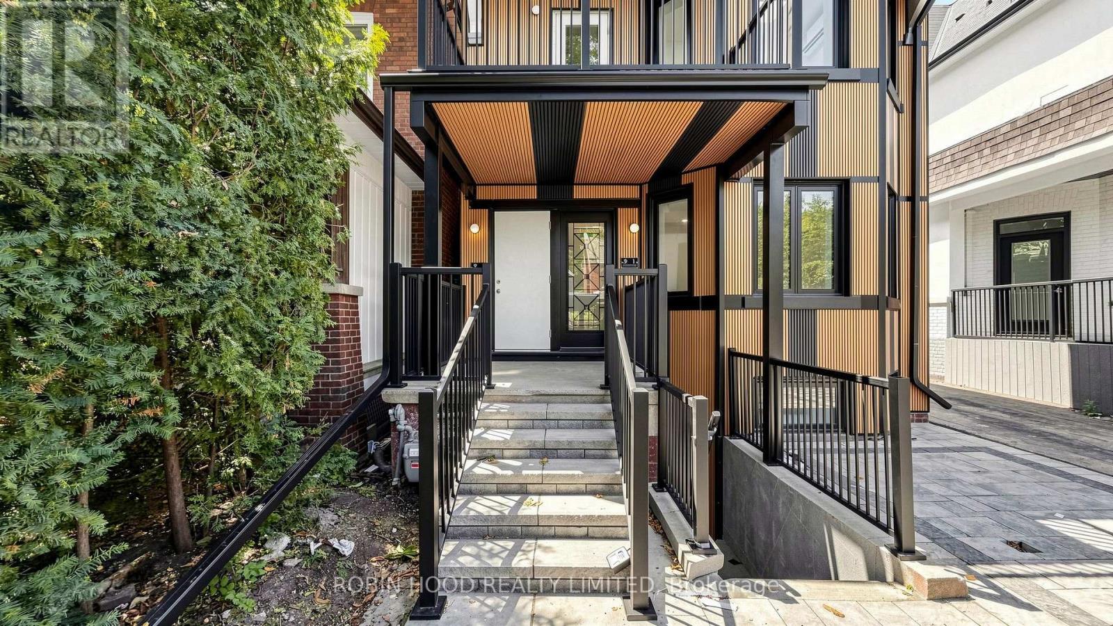3 - 24 Callender Street, Toronto, Ontario  M6R 2H3 - Photo 2 - X13610460