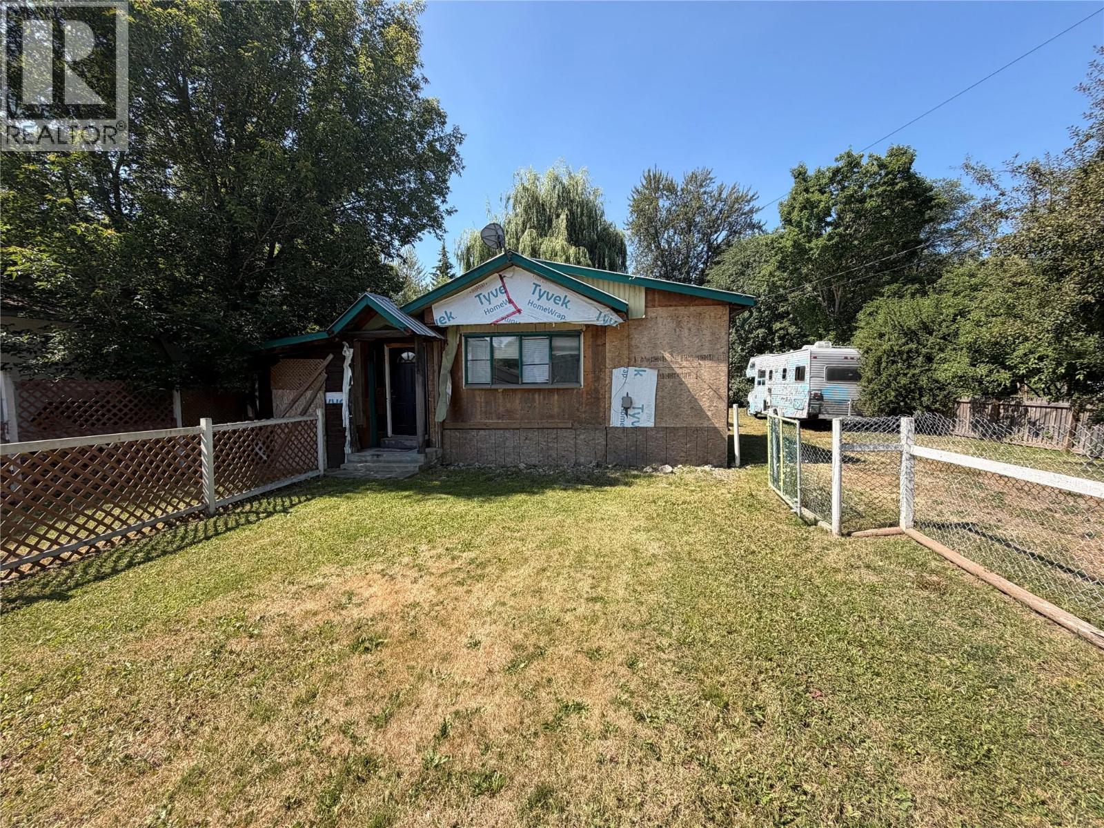 2076 Heighway Crescent, Lumby, British Columbia