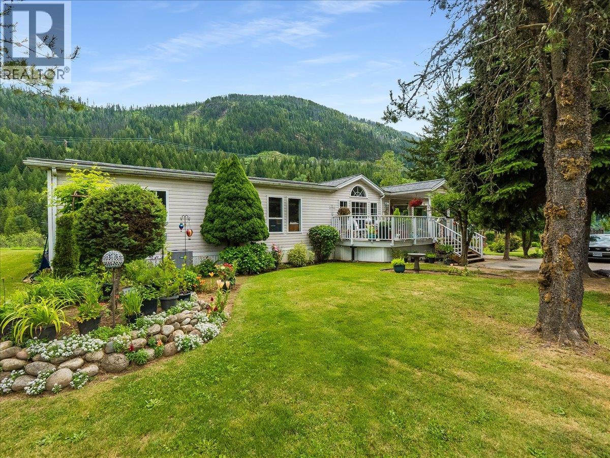 896 Mchardy Road, Shoreacres, British Columbia  V1N 4P9 - Photo 2 - 10396016