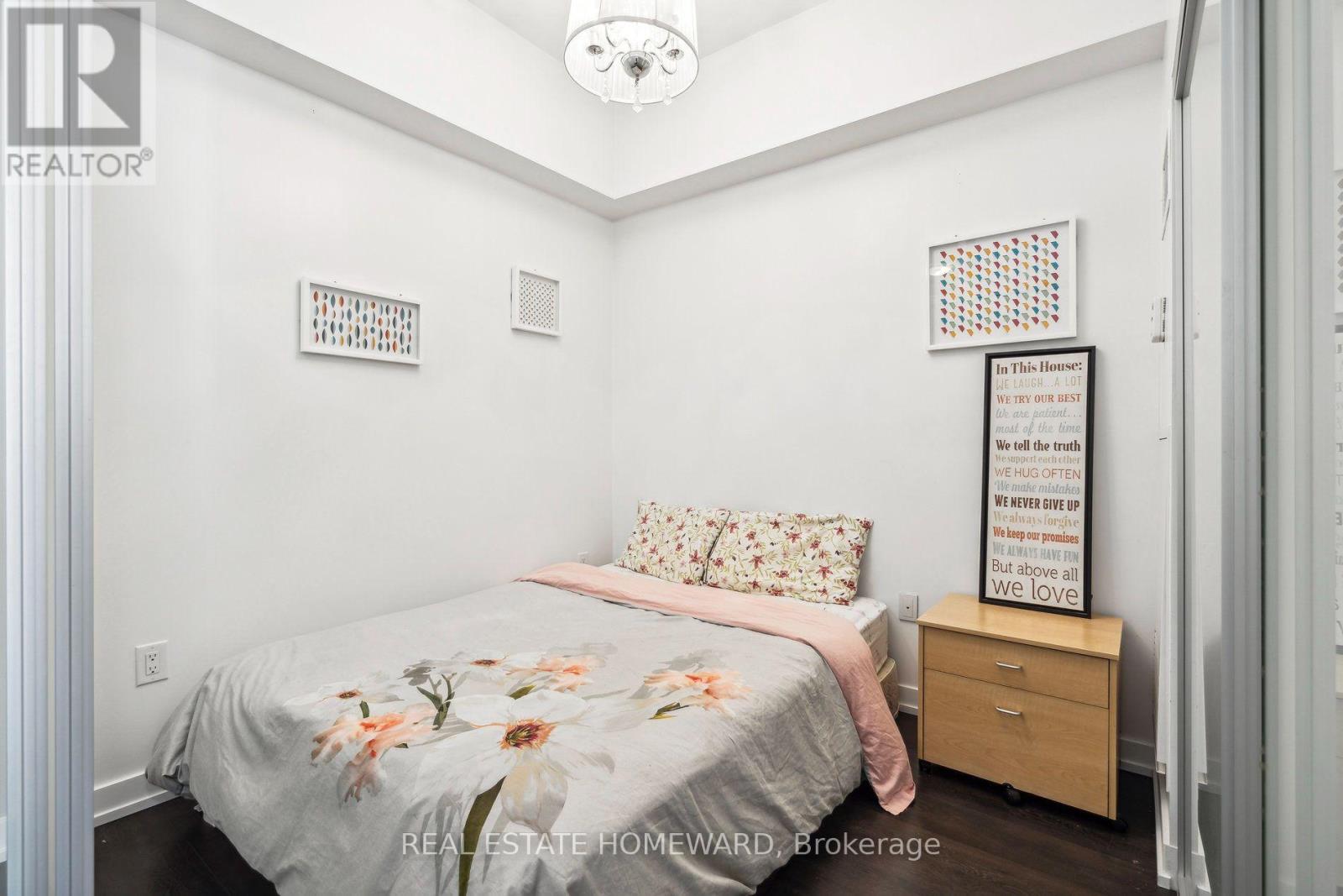 2010 - 426 University Avenue, Toronto (Kensington-Chinatown), Ontario  M5G 1S9 - Photo 11 - C13610834