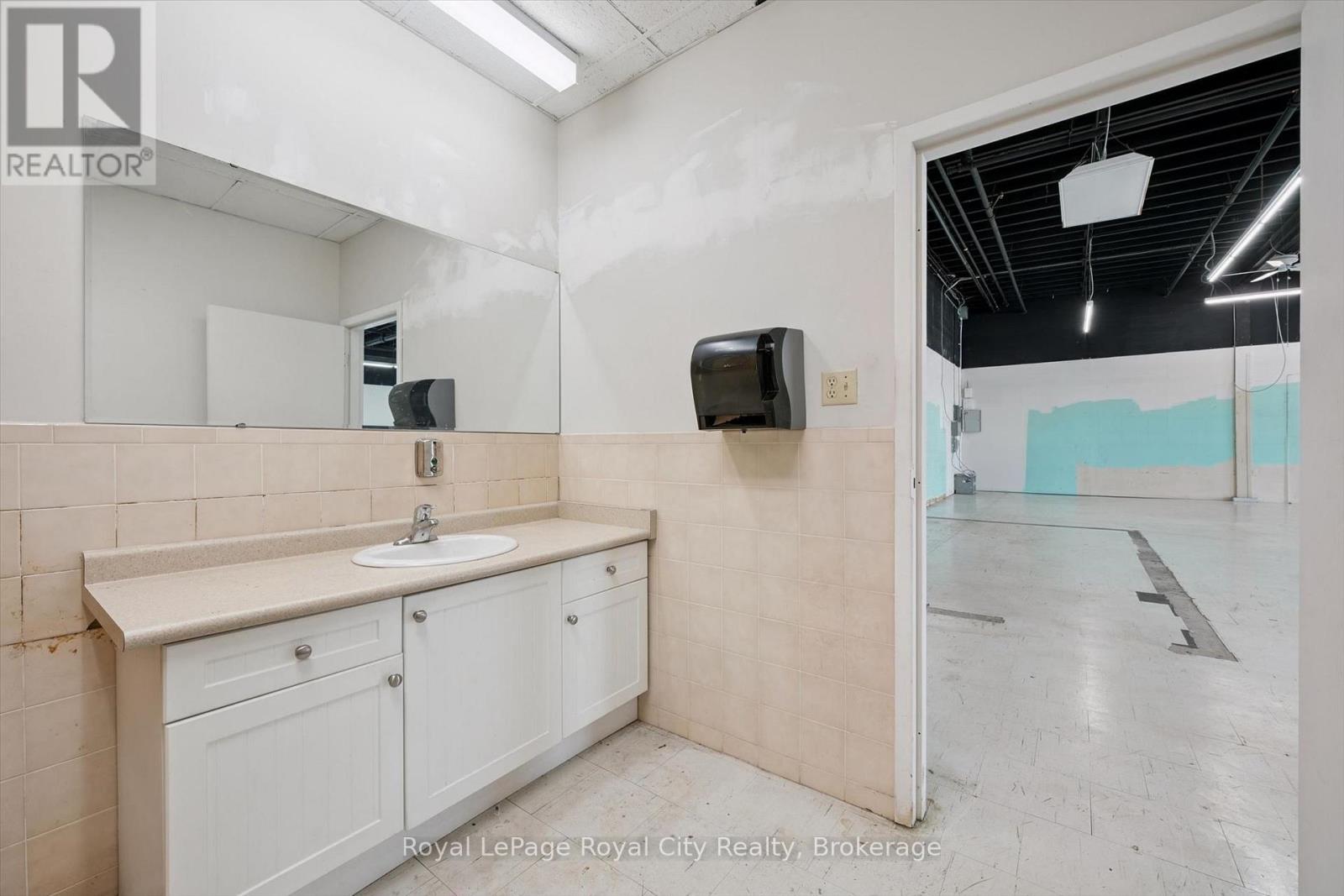 208 Victoria Road, Guelph, Ontario  N1E 5R1 - Photo 10 - X13610884
