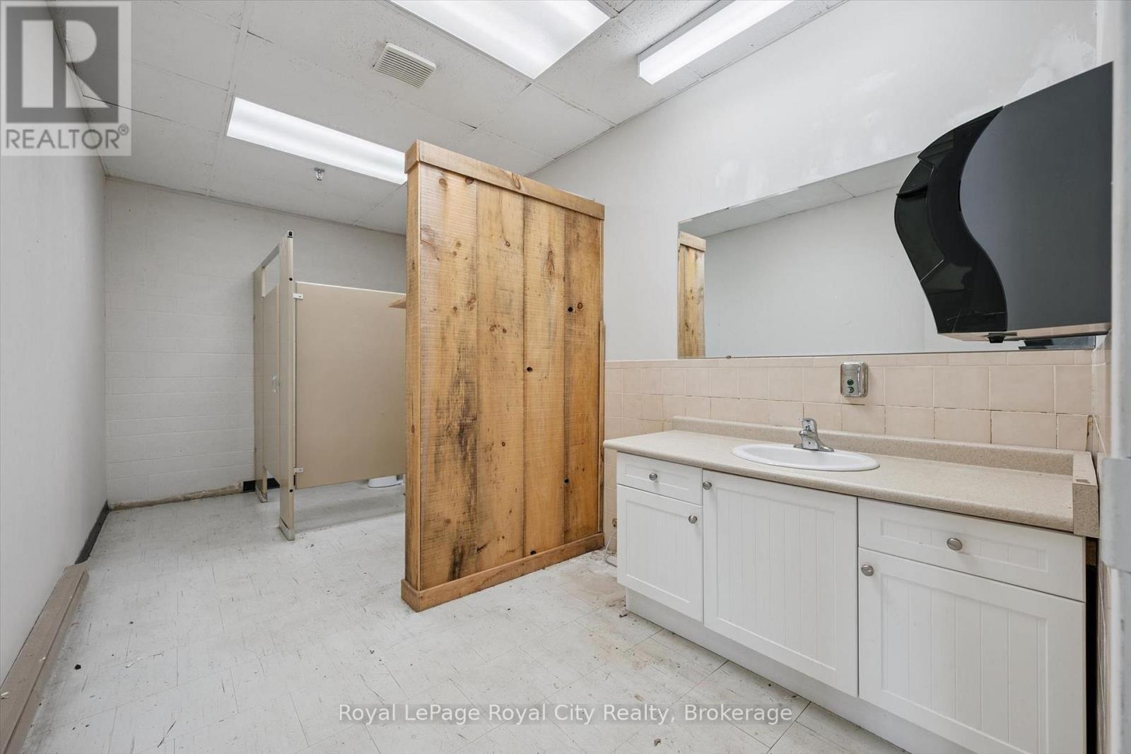 208 Victoria Road, Guelph, Ontario  N1E 5R1 - Photo 9 - X13610884