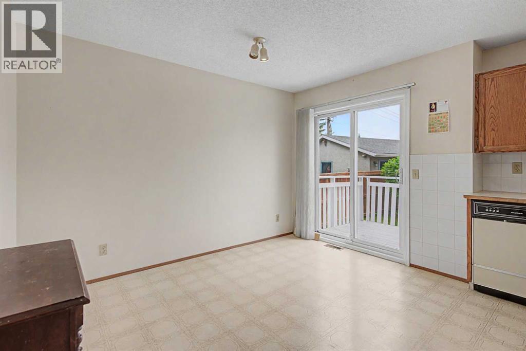 232 Erin Woods Drive Se, Calgary, Alberta  T2B 3B9 - Photo 7 - A2325376