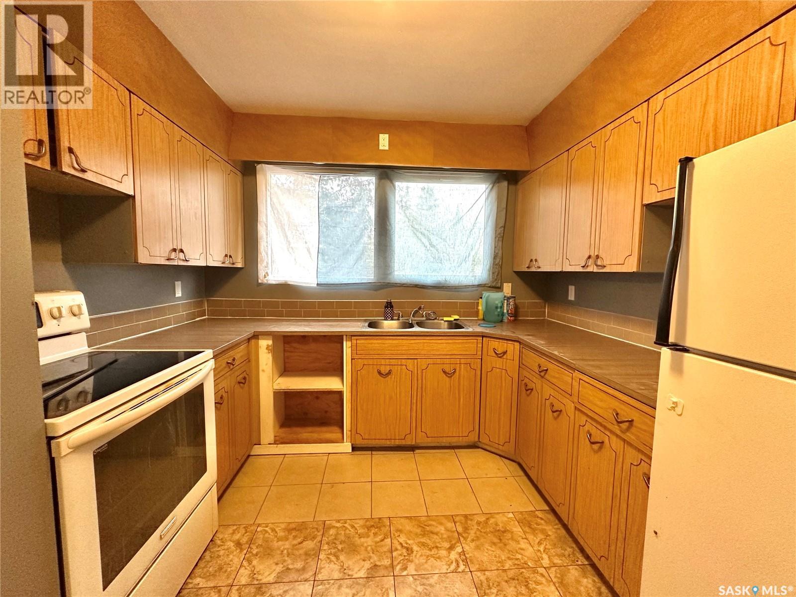 1091 109th Street, North Battleford, Saskatchewan  S9A 2E3 - Photo 2 - SK043829