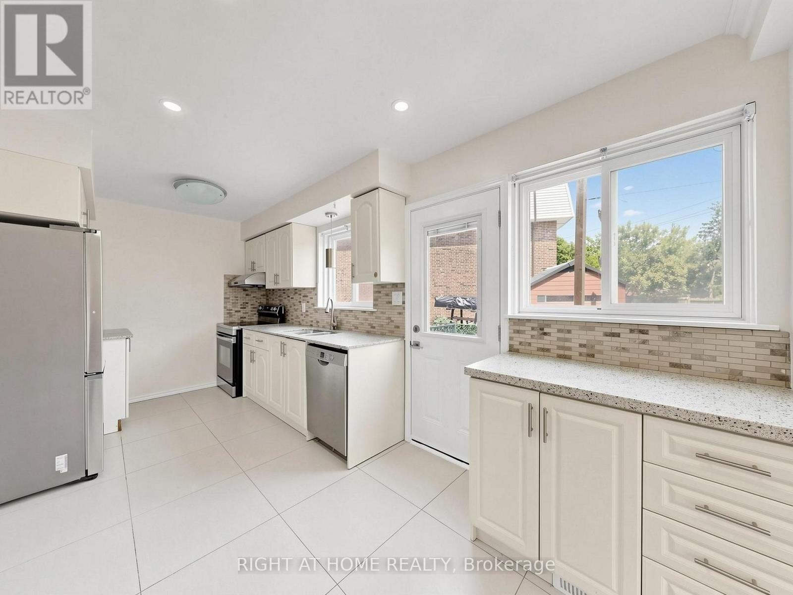 148 Sexton Crescent, Toronto, Ontario  M2H 2L6 - Photo 12 - C13587532