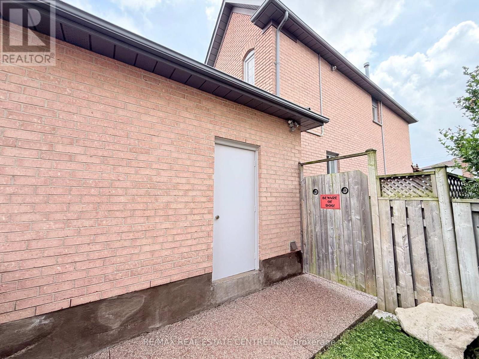 7264 Seabreeze Drive, Mississauga, Ontario  L5N 6K7 - Photo 47 - W13500268