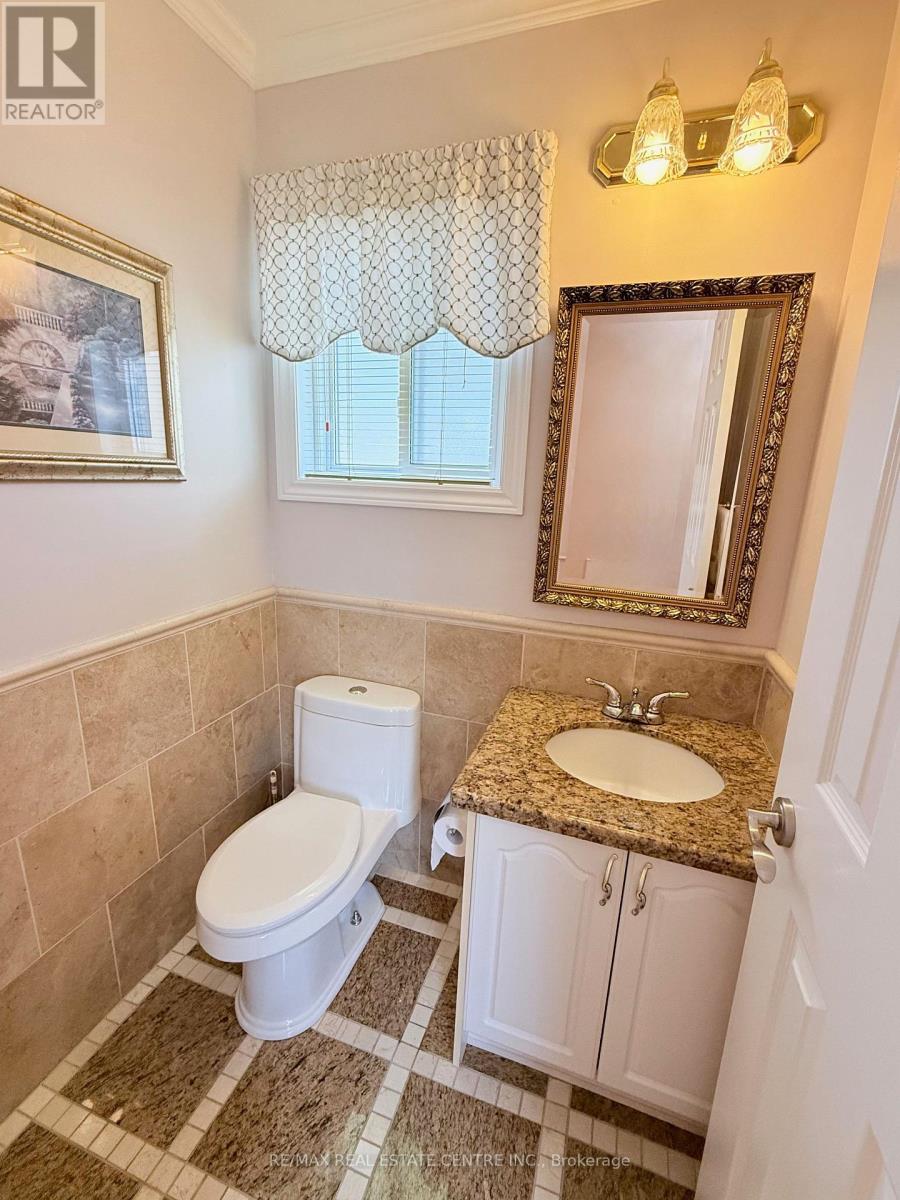 7264 Seabreeze Drive, Mississauga, Ontario  L5N 6K7 - Photo 13 - W13500268
