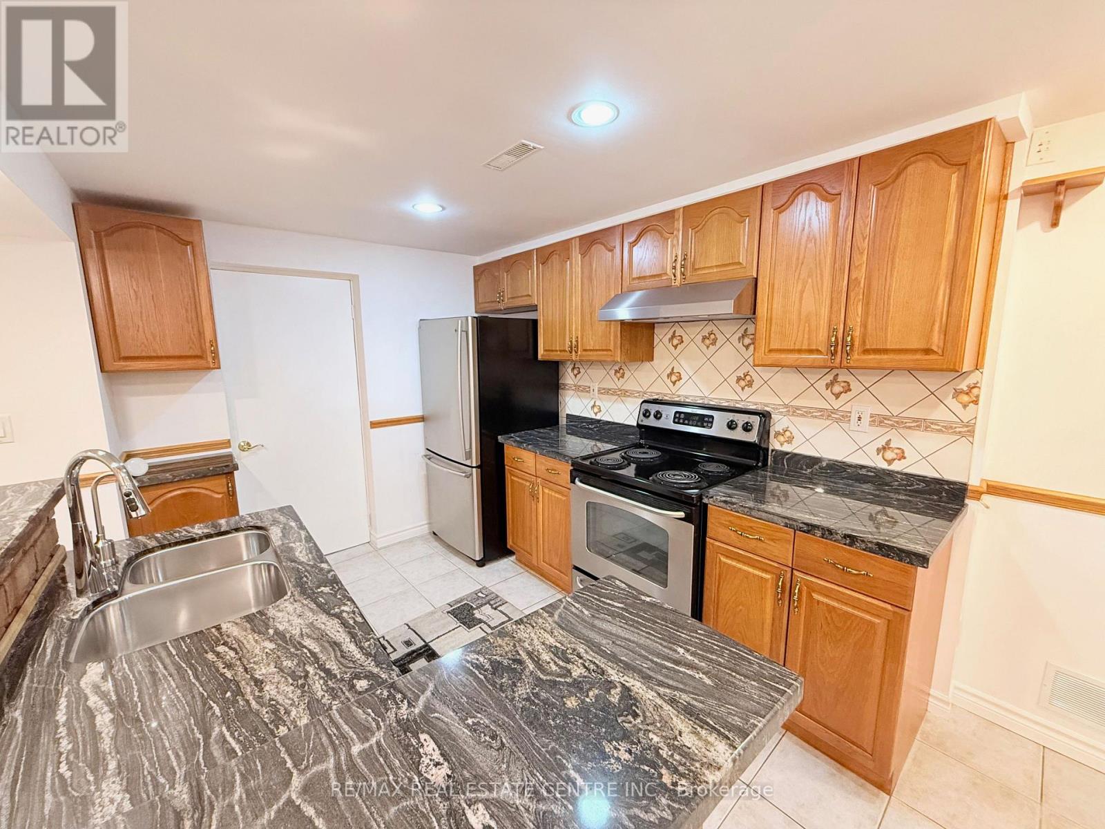 7264 Seabreeze Drive, Mississauga, Ontario  L5N 6K7 - Photo 35 - W13500268