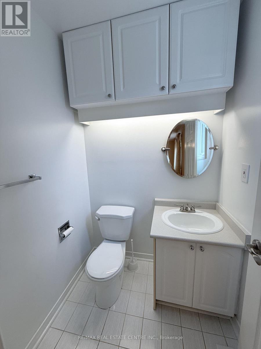 7264 Seabreeze Drive, Mississauga, Ontario  L5N 6K7 - Photo 21 - W13500268