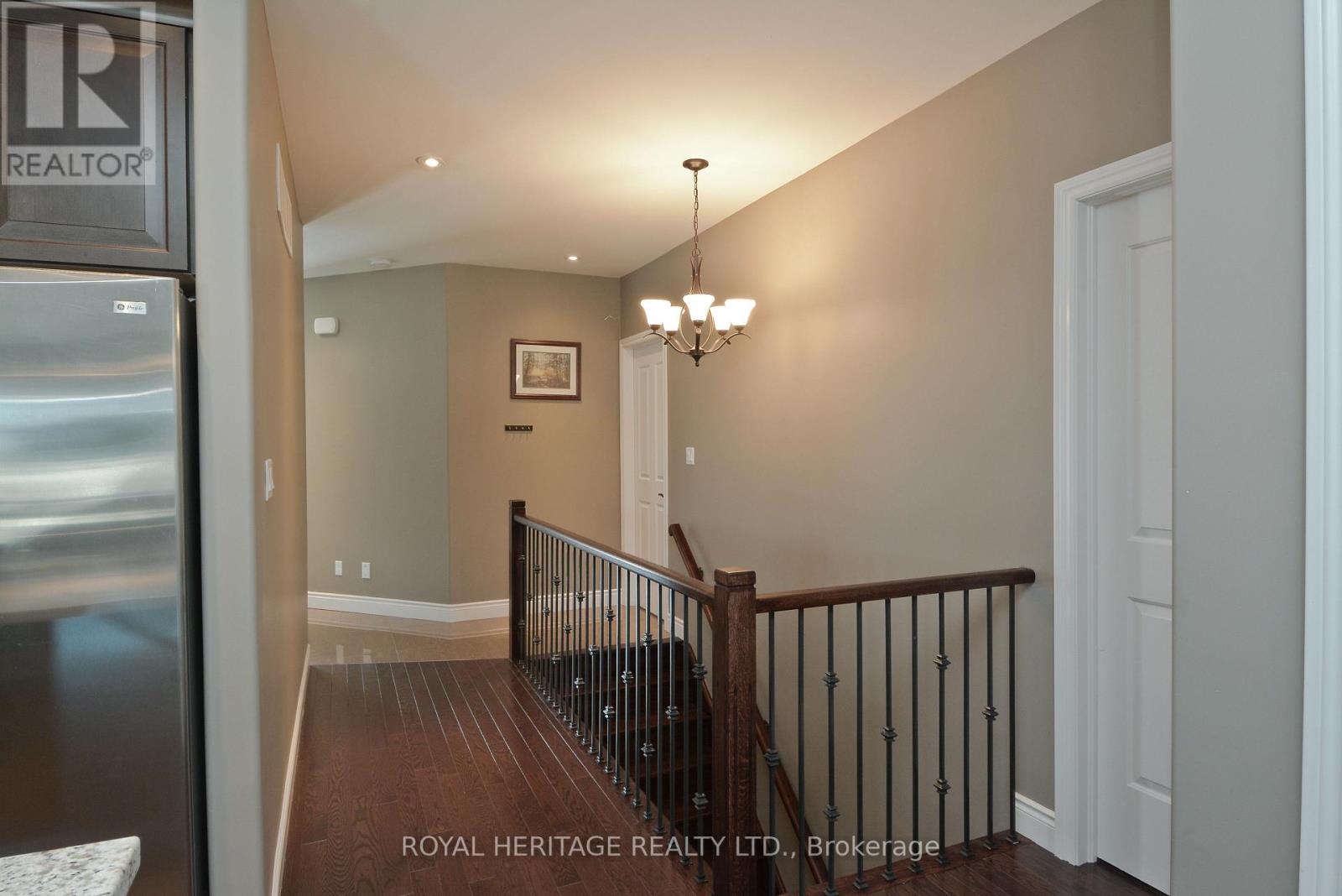 51 Gloria Crescent, Whitby, Ontario  L1P 1V3 - Photo 7 - E13610930