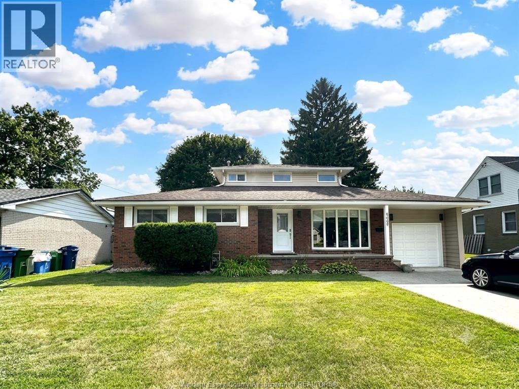 4069 ROSELAND DRIVE West, windsor, Ontario