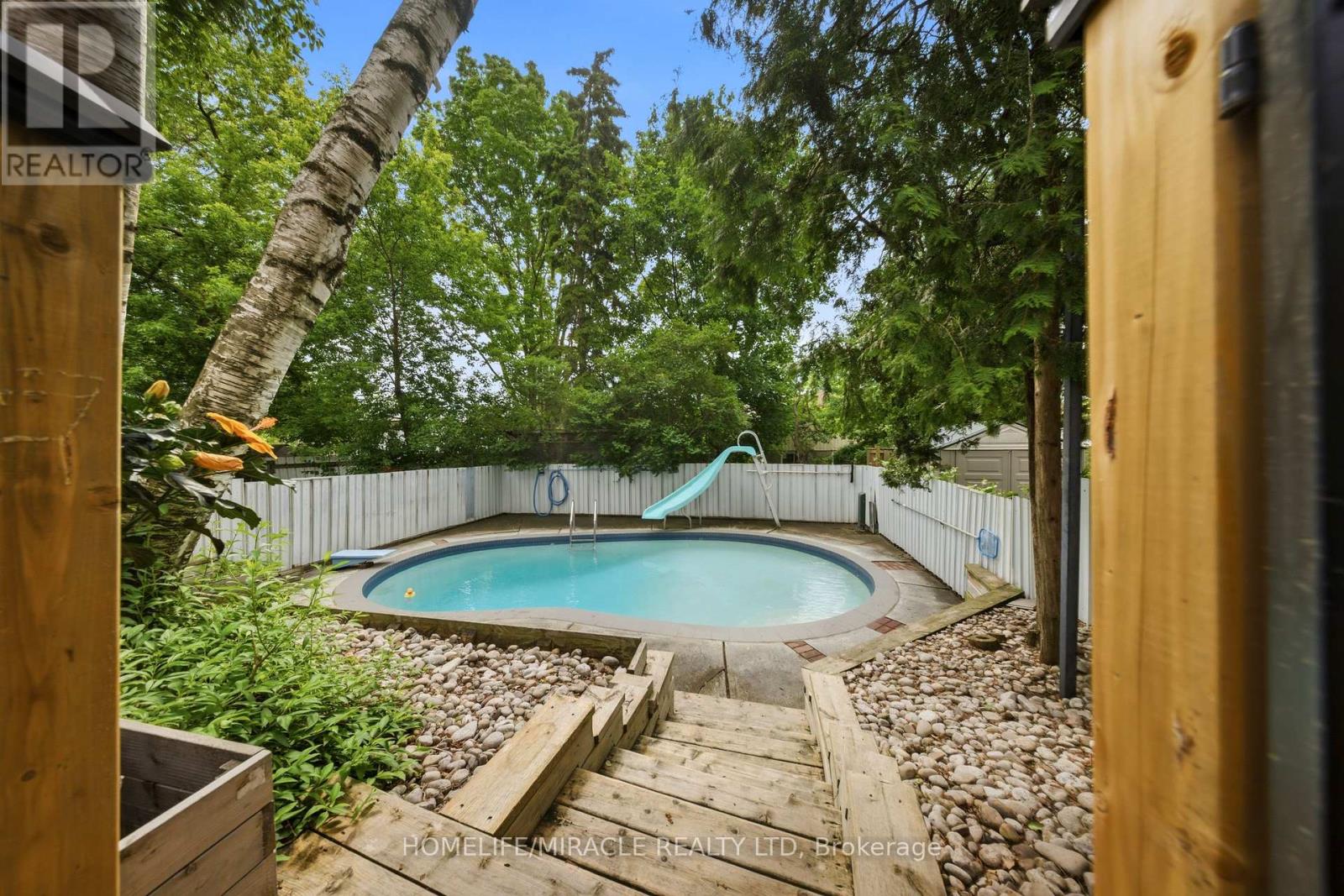 1612 Wavell Crescent, Mississauga, Ontario  L4X 1X1 - Photo 32 - W13288604