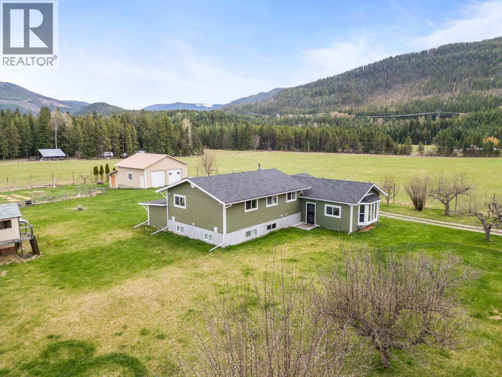59 Beaven Road, Cherryville, British Columbia  V0E 2G3 - Photo 2 - 10385186