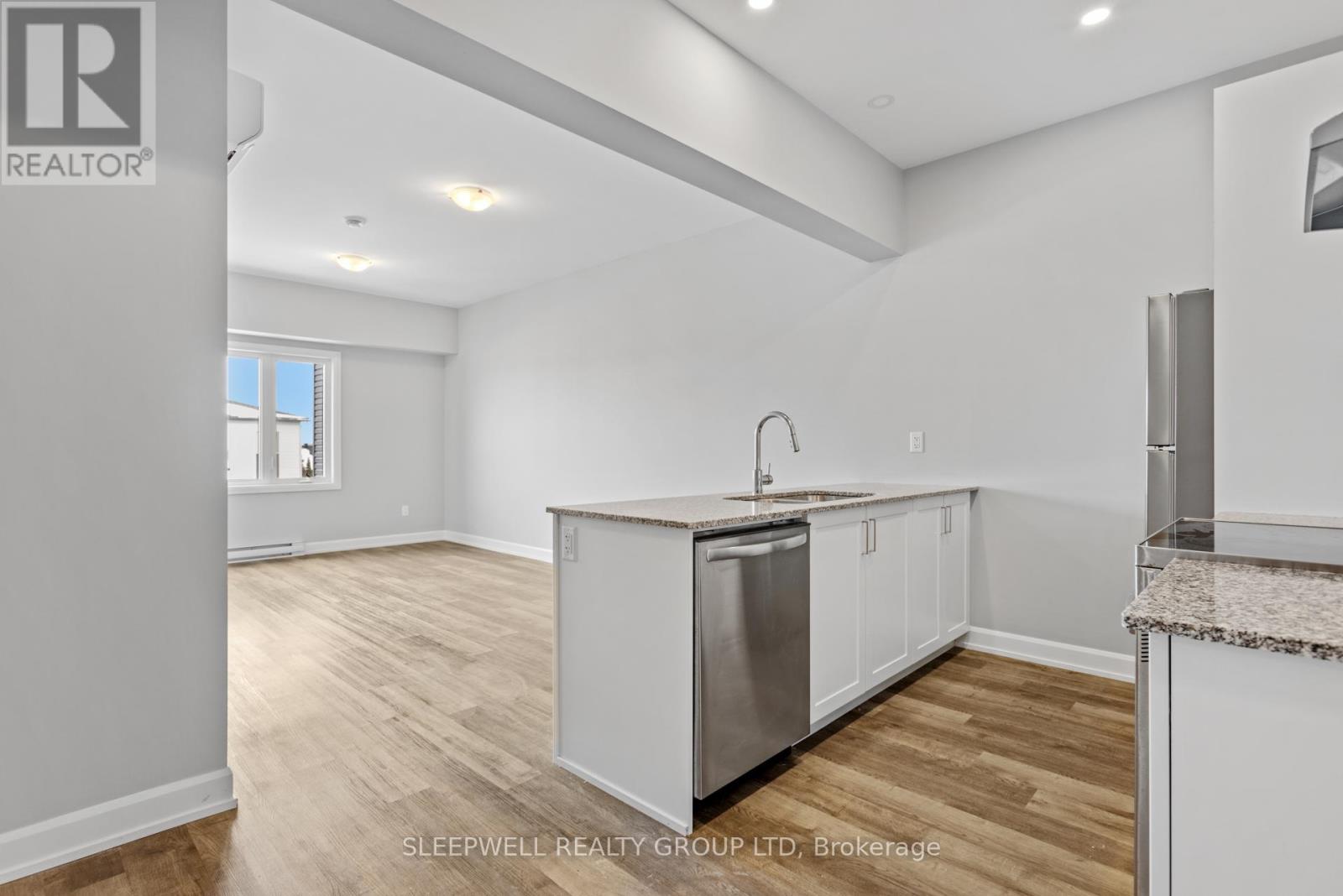 302 - 979 North Russell Road, Russell, Ontario  K4R 0L9 - Photo 3 - X13610962