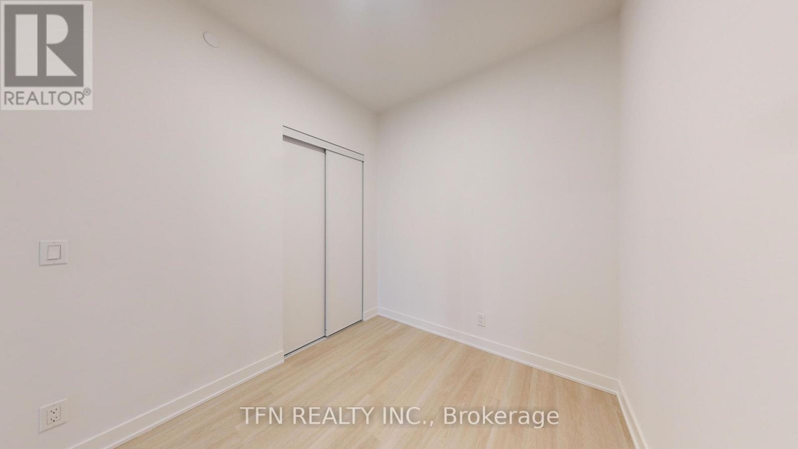 2104 - 30 Upper Mall Way, Vaughan, Ontario  L4J 0L7 - Photo 10 - N13610964