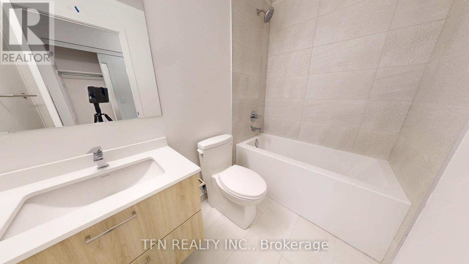 2104 - 30 Upper Mall Way, Vaughan, Ontario  L4J 0L7 - Photo 17 - N13610964