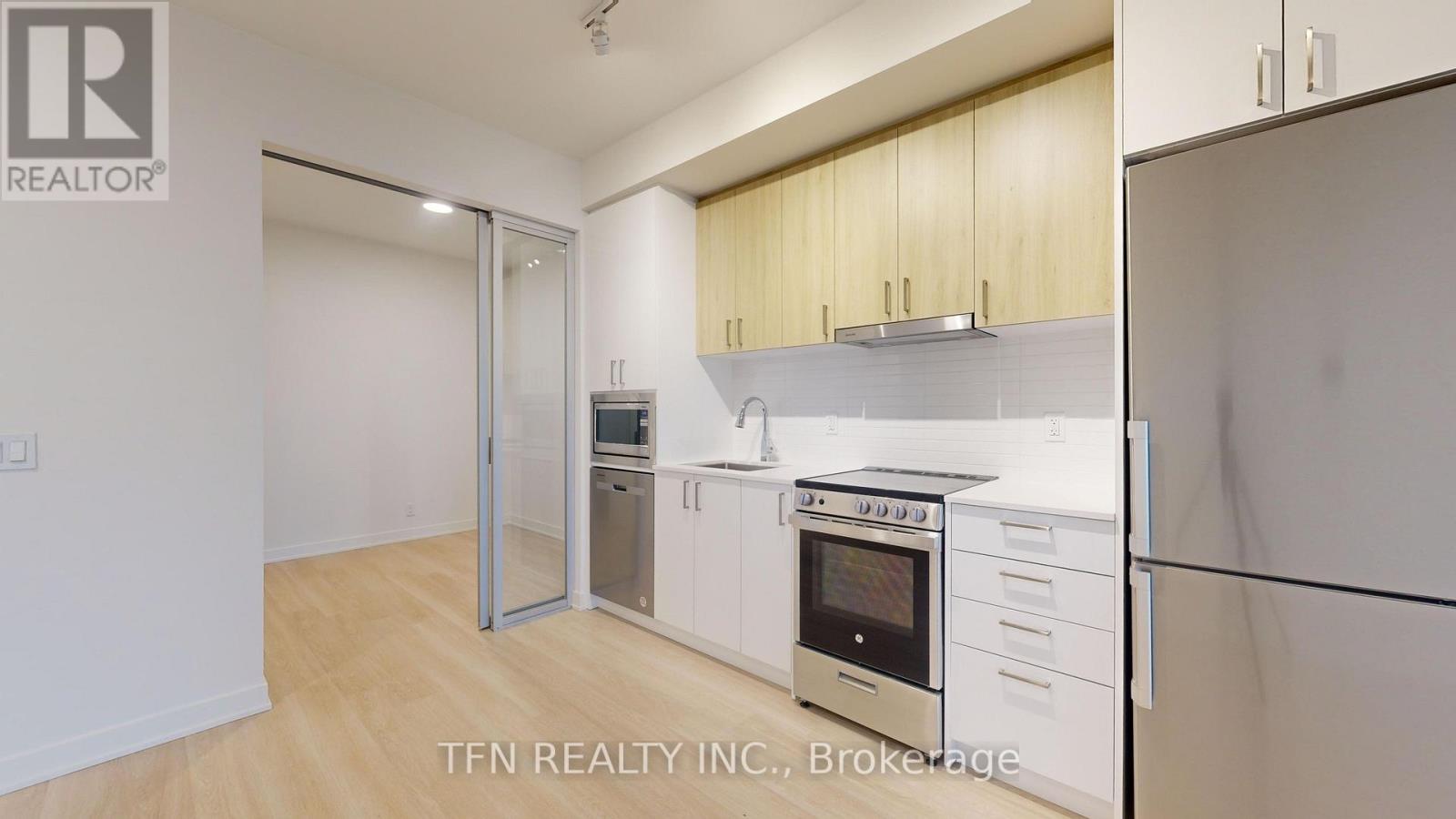 2104 - 30 Upper Mall Way, Vaughan, Ontario  L4J 0L7 - Photo 3 - N13610964