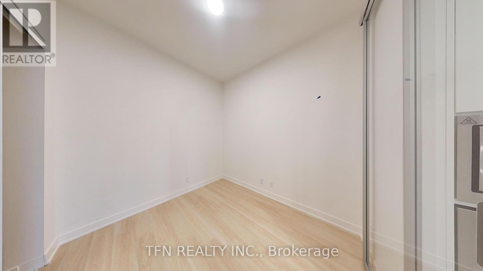 2104 - 30 Upper Mall Way, Vaughan, Ontario  L4J 0L7 - Photo 8 - N13610964
