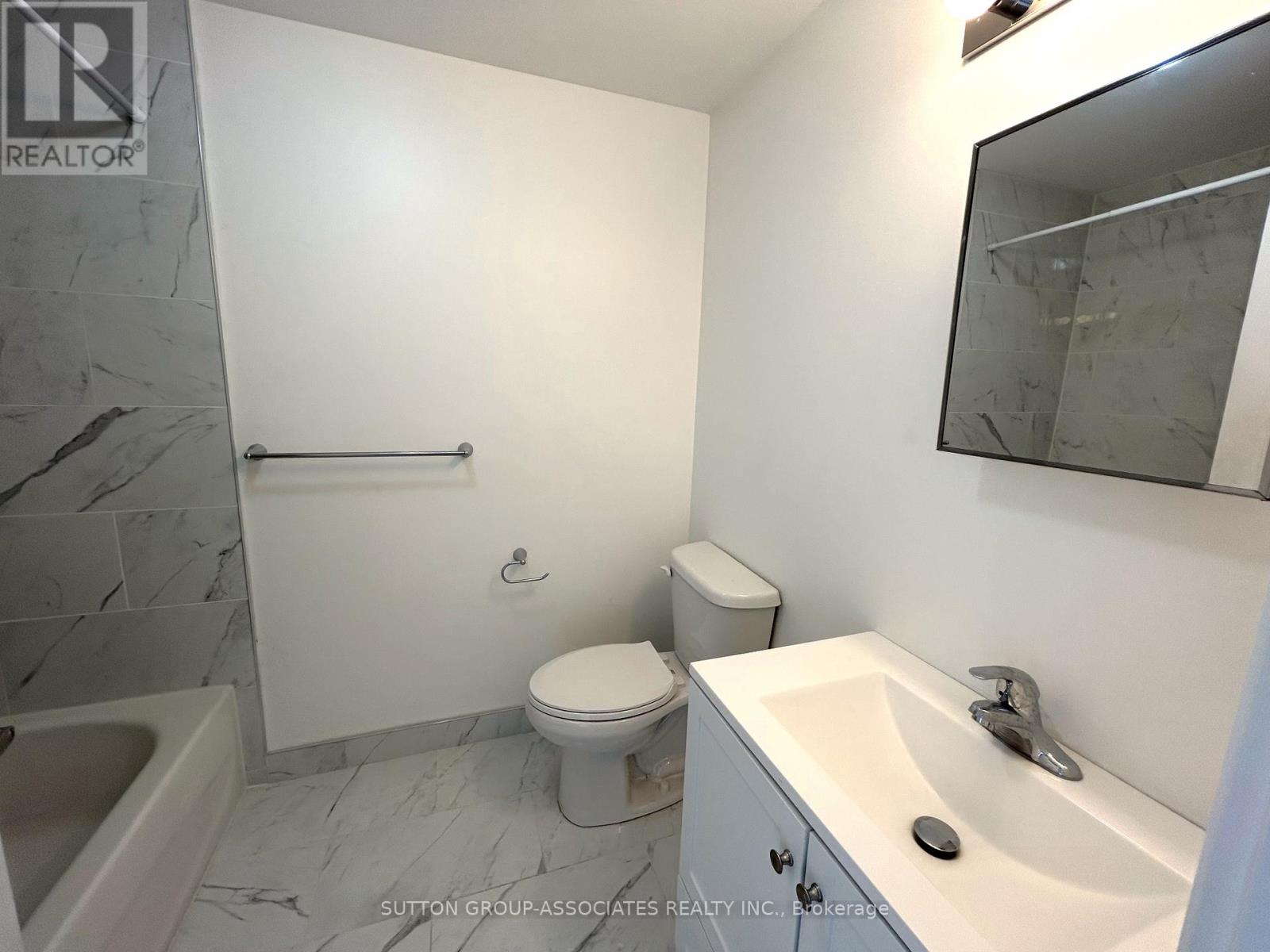 2nd Fl - 792 College Street, Toronto, Ontario  M6G 1C5 - Photo 12 - C13611012