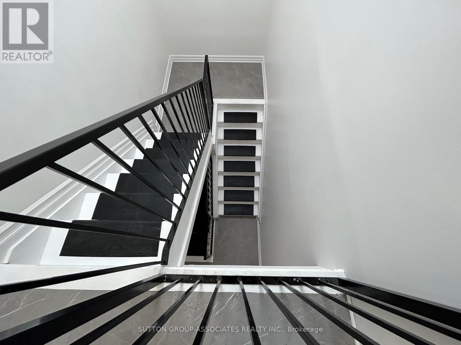 2nd Fl - 792 College Street, Toronto, Ontario  M6G 1C5 - Photo 13 - C13611012