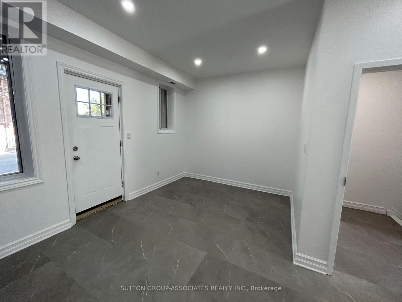 2nd Fl - 792 College Street, Toronto, Ontario  M6G 1C5 - Photo 2 - C13611012