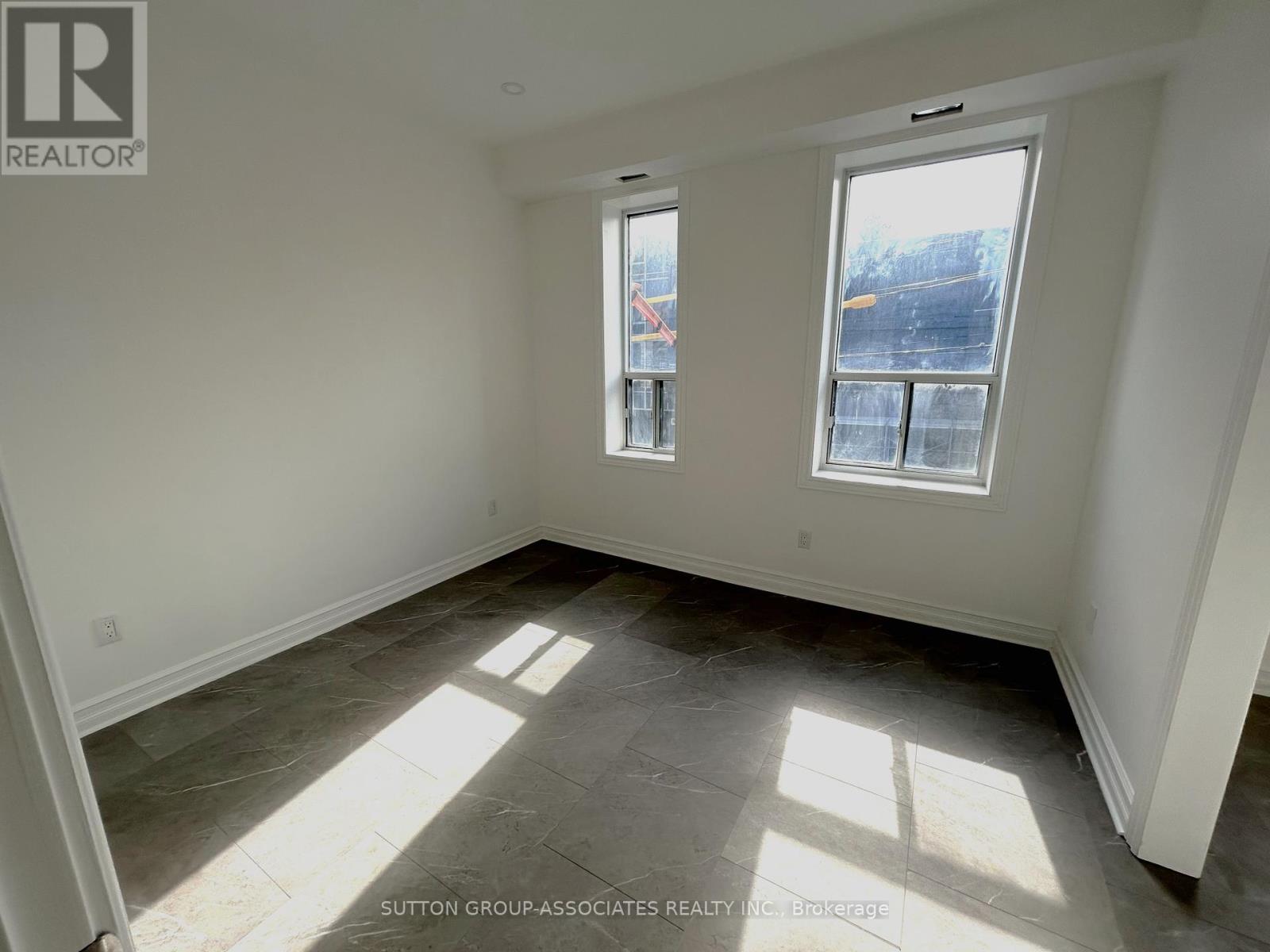 2nd Fl - 792 College Street, Toronto, Ontario  M6G 1C5 - Photo 8 - C13611012