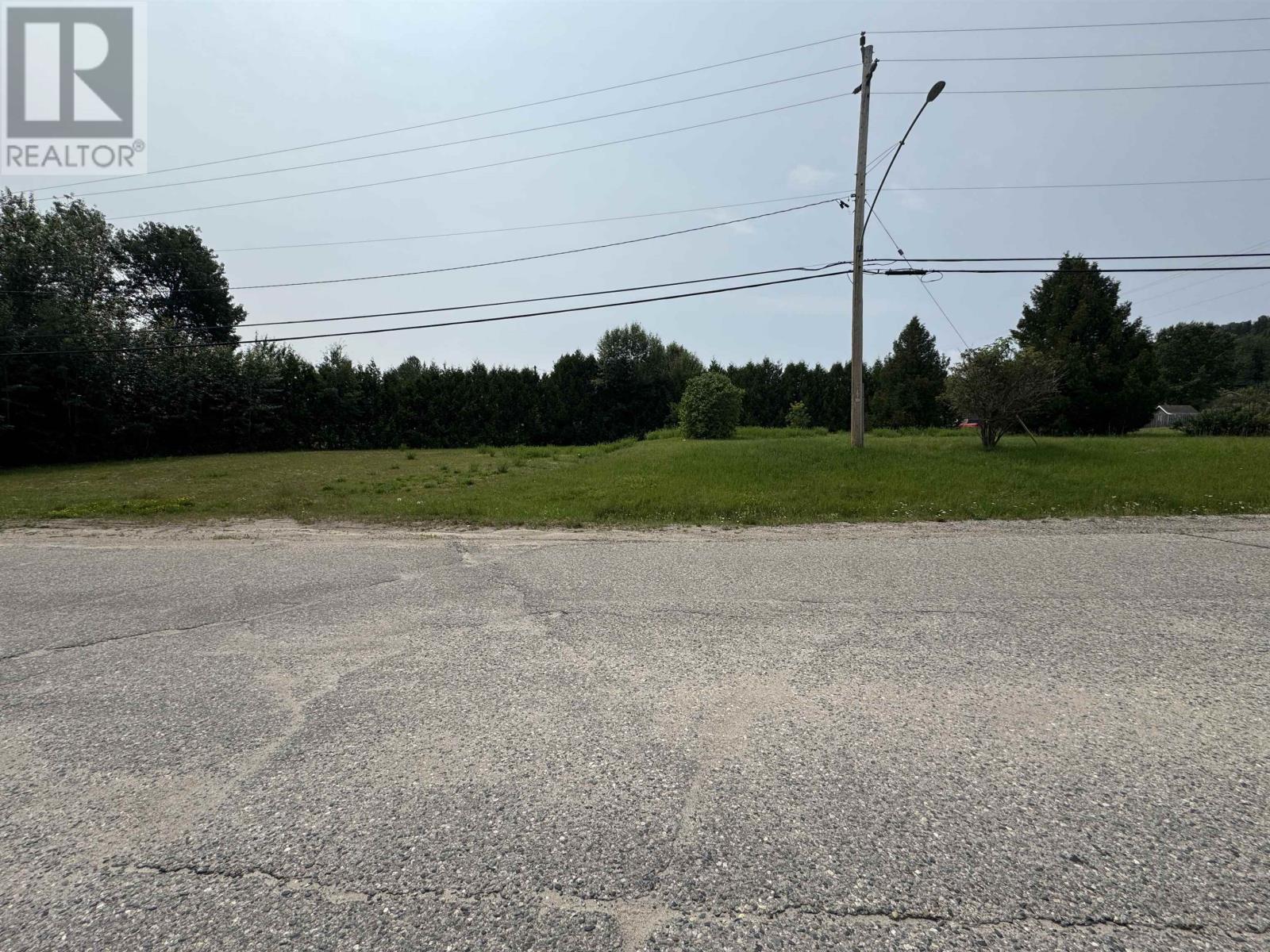 2 Sandpiper Ave, Manitouwadge, Ontario  P0T 2C0 - Photo 6 - TB2602122