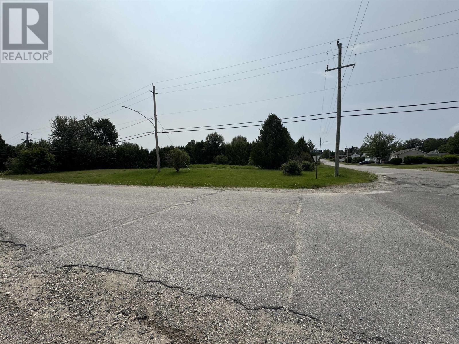 2 Sandpiper Ave, Manitouwadge, Ontario  P0T 2C0 - Photo 5 - TB2602122