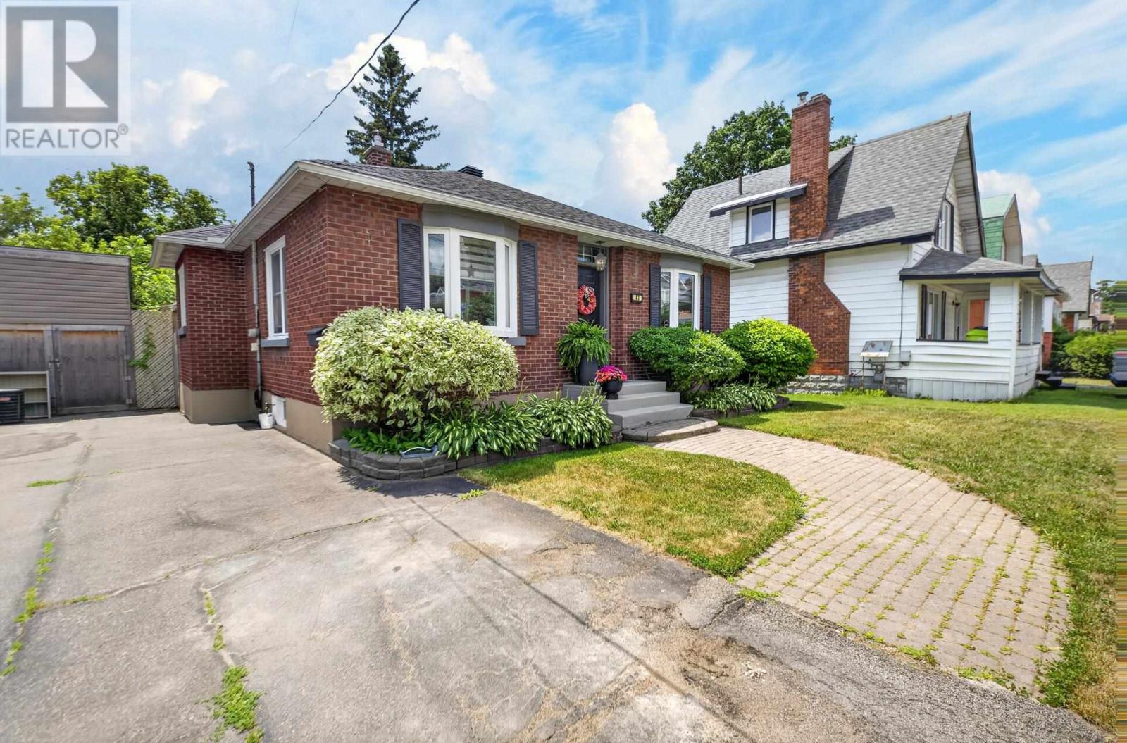 43 Forest Ave, Sault Ste. Marie, Ontario  P6B 1A3 - Photo 2 - SM261866