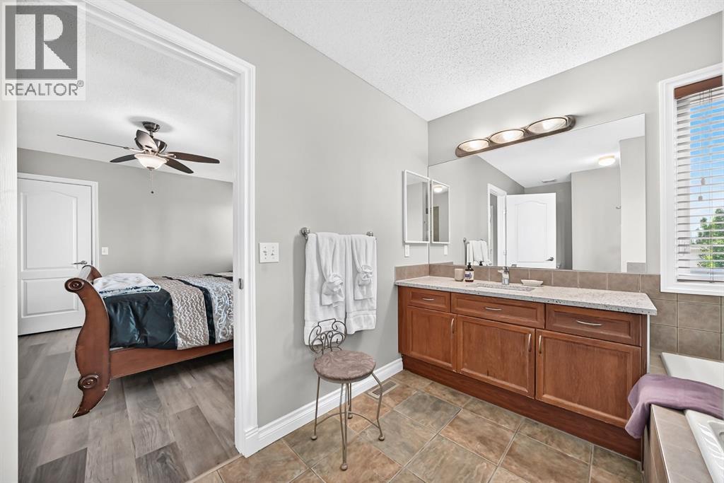 327 Sagewood Place SW, Airdrie, Alberta  T4B 3M8 - Photo 27 - A2317017