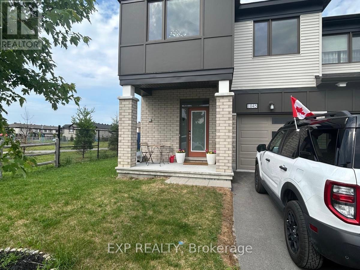 1045 Curraglass Walk, Ottawa, Ontario  K2S 3A4 - Photo 2 - X13611060