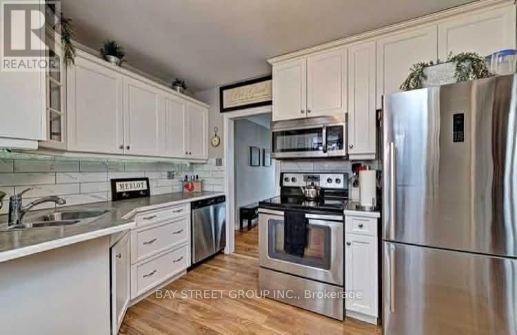 Upper - 3169 Willow Lane, Burlington, Ontario  L7N 2H9 - Photo 4 - W13611042