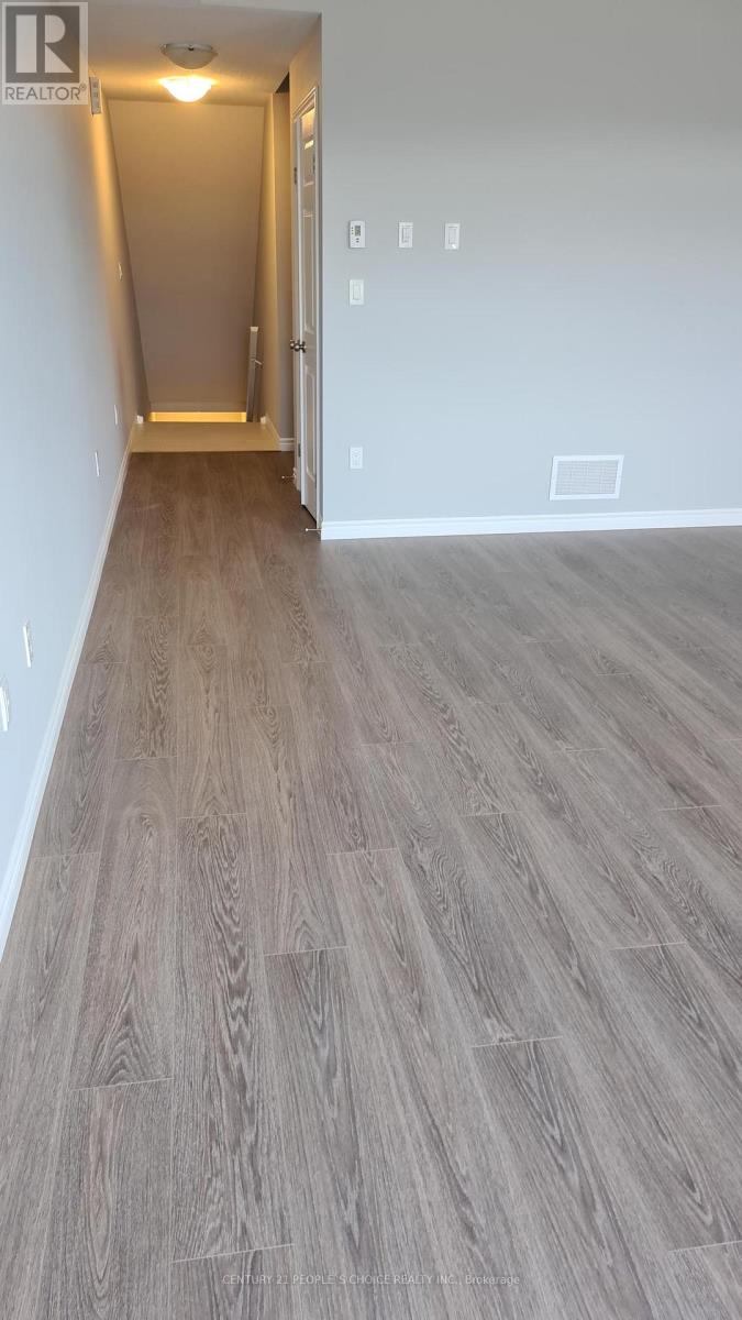 42 Wheat Lane, Kitchener, Ontario  N2R 0R6 - Photo 5 - X13611032