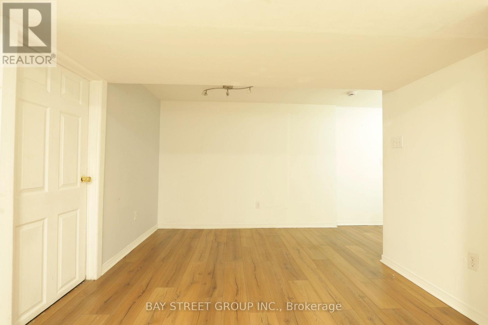 280 Boisdale Avenue, Richmond Hill, Ontario  L4C 1R3 - Photo 4 - N13611076