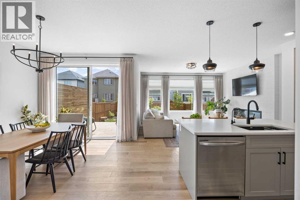 519 Clydesdale Way, Cochrane, Alberta  T4C 3B6 - Photo 4 - A2329820