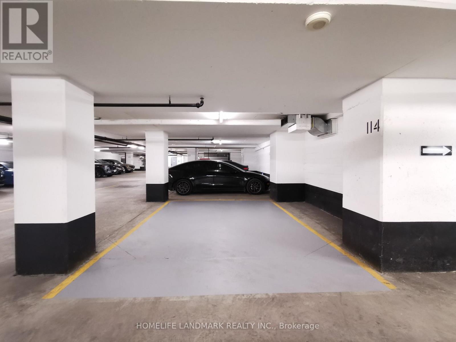P114 - 11 WELLESLEY STREET W, Toronto, Ontario