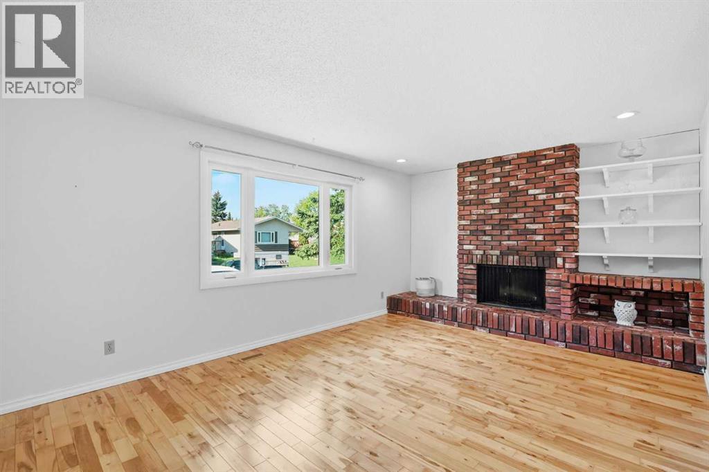 6119 Blackthorn Crescent Ne, Calgary, Alberta  T2K 3X5 - Photo 4 - A2319934