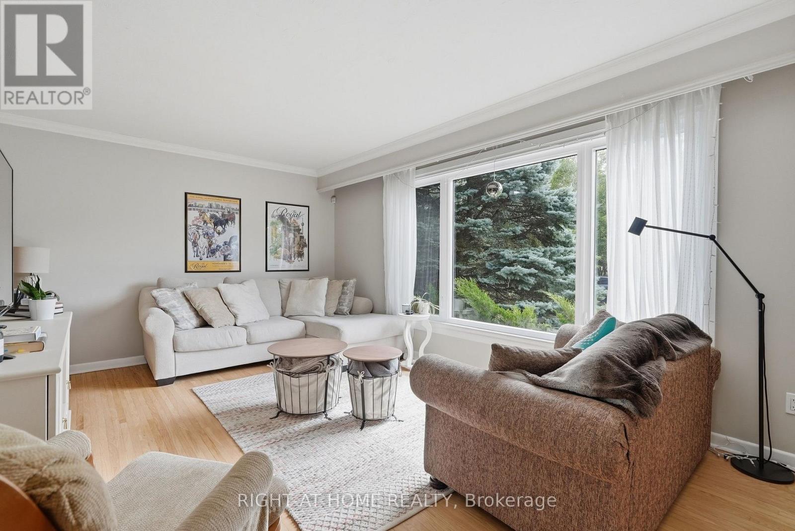 2346 Edwin Crescent, Ottawa, Ontario  K2C 1H7 - Photo 5 - X13611094