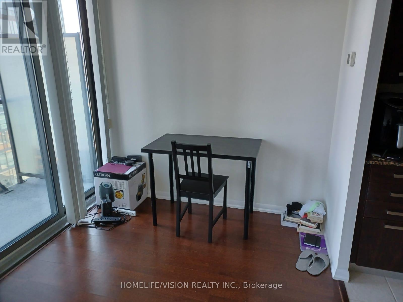 2107 - 832 Bay Street, Toronto, Ontario  M5S 1Z6 - Photo 3 - C13611120