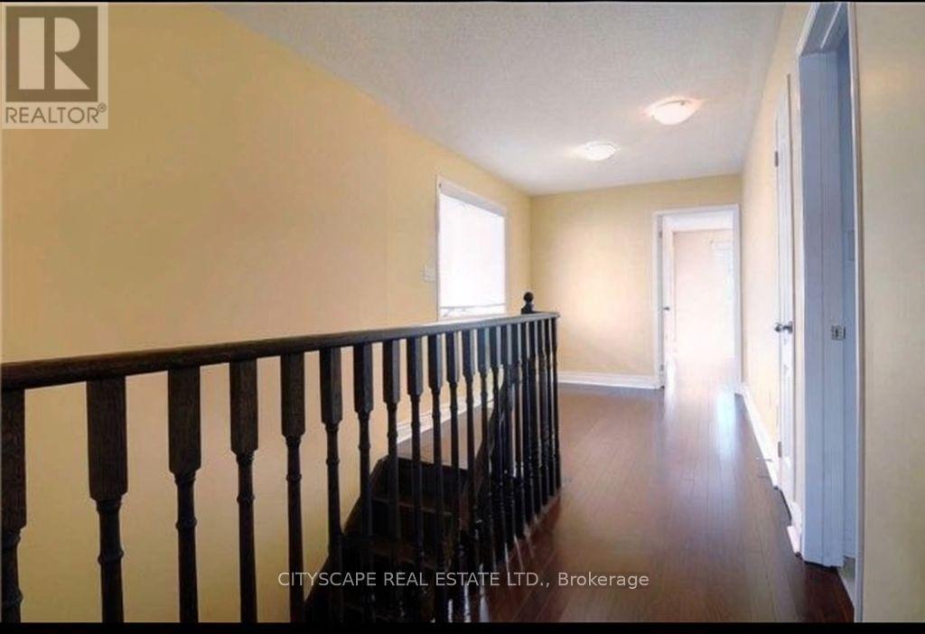 1136 Schooling Drive E, Oshawa, Ontario  L1H 7K5 - Photo 4 - E13611100