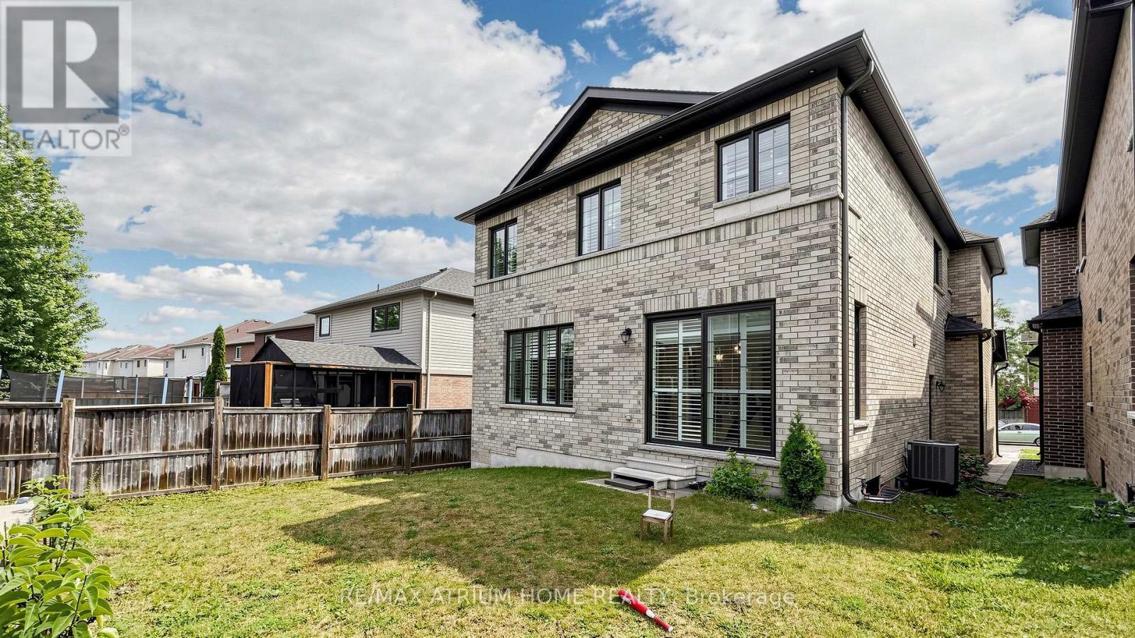 145 Courvier Crescent, Clarington, Ontario  L1C 0E7 - Photo 41 - E13611126