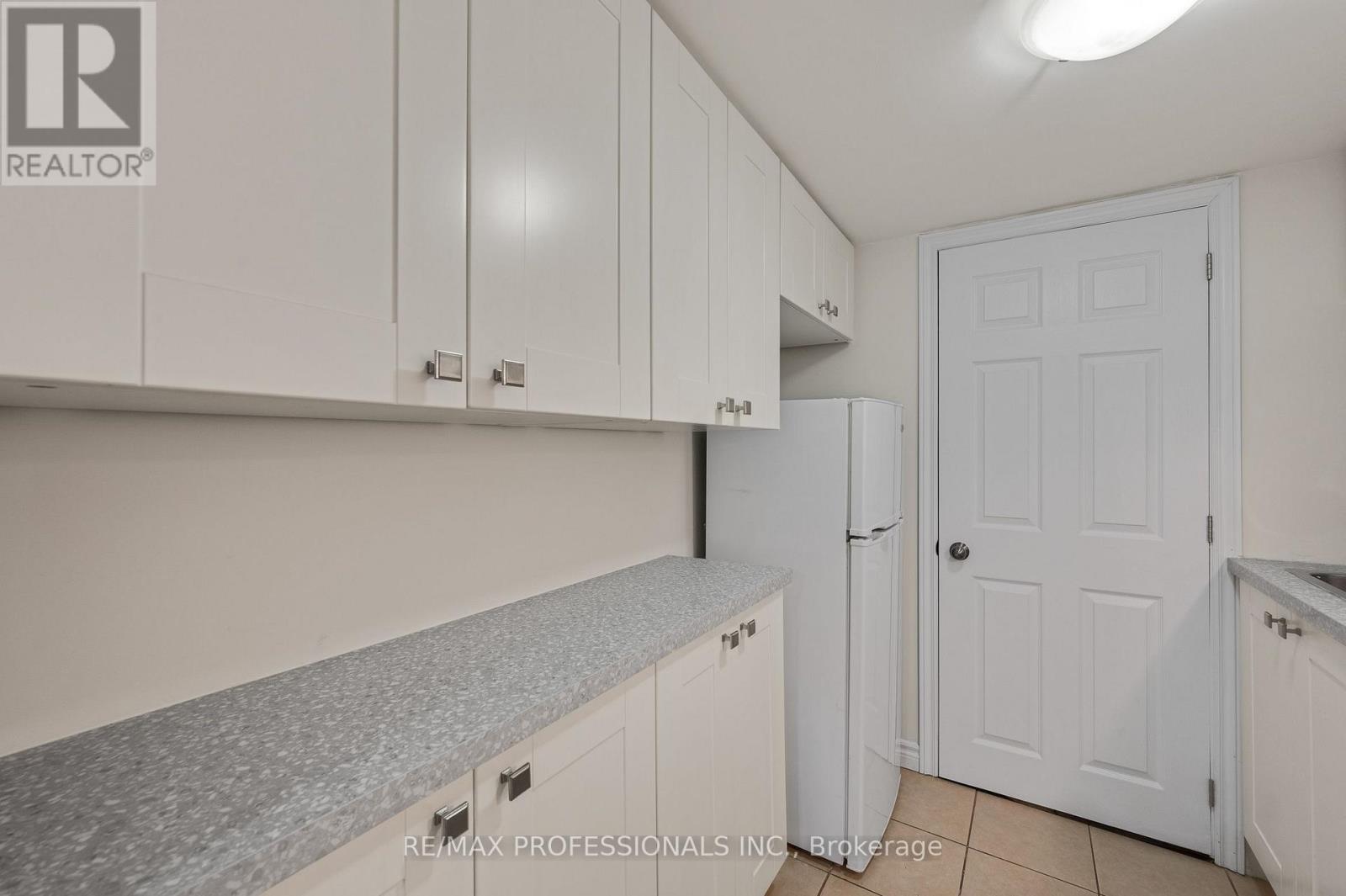 Bsmt - 2900 Tradewind Drive, Mississauga, Ontario  L5N 6L2 - Photo 9 - W13611108