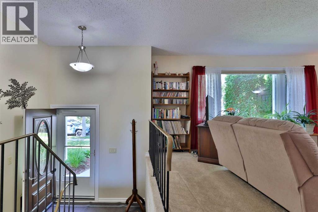 4407 66 Street, Camrose, Alberta  T4V 2S6 - Photo 4 - A2330479