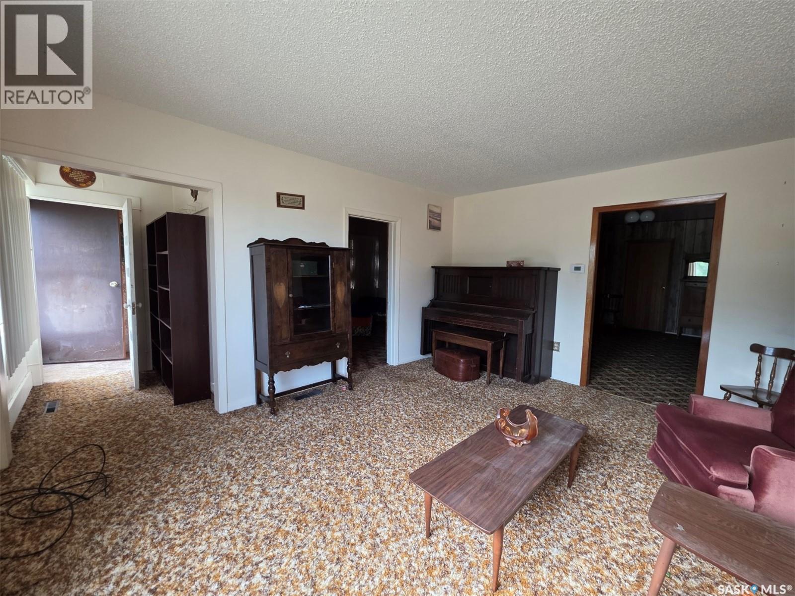 529-533 Railway Avenue, Mankota Rm No. 45, Saskatchewan  S0H 2T0 - Photo 3 - SK043738