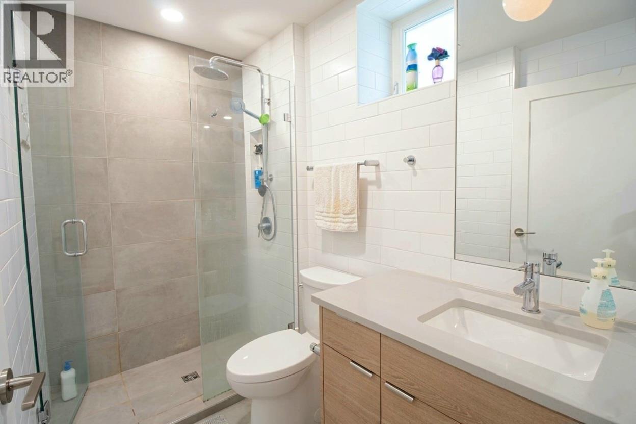 163 W 20th Street, Vancouver, British Columbia  B5Z 2X3 - Photo 19 - R3150402