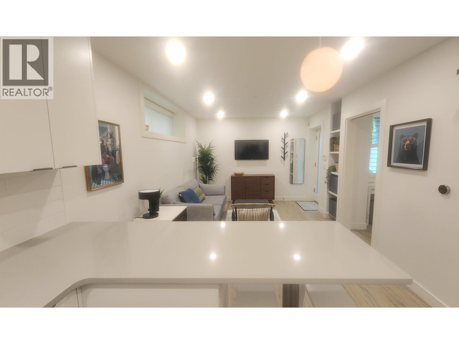 163 W 20th Street, Vancouver, British Columbia  B5Z 2X3 - Photo 13 - R3150402