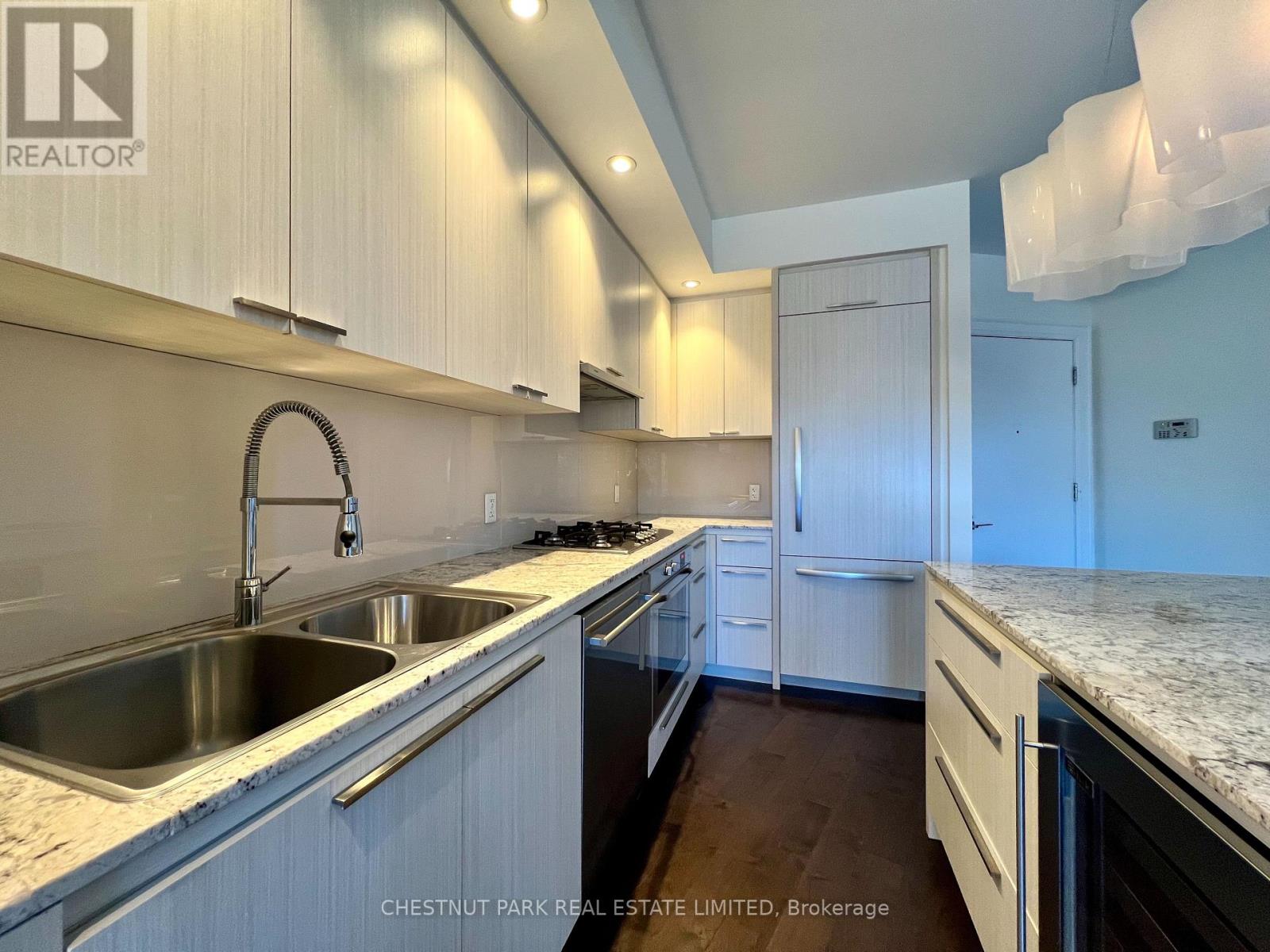 205 - 88 Davenport Road, Toronto, Ontario  M5R 0A5 - Photo 8 - C13611136