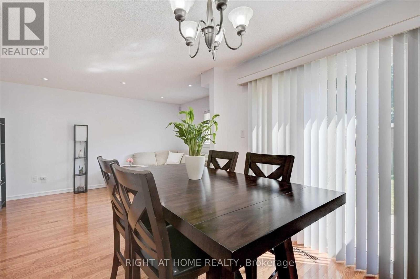 121 Radford Drive, Ajax, Ontario  L1T 2C3 - Photo 6 - E13611146