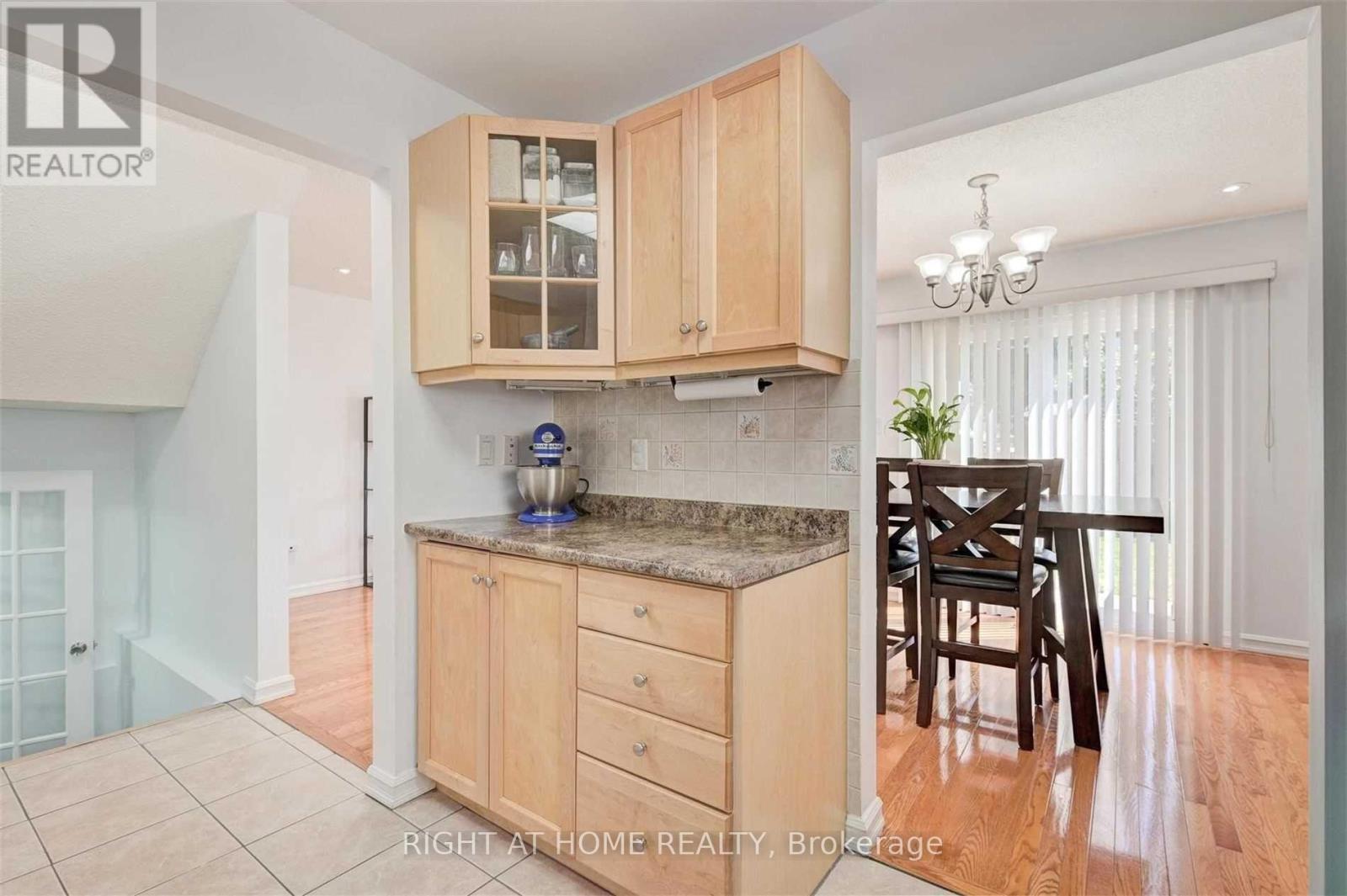 121 Radford Drive, Ajax, Ontario  L1T 2C3 - Photo 8 - E13611146